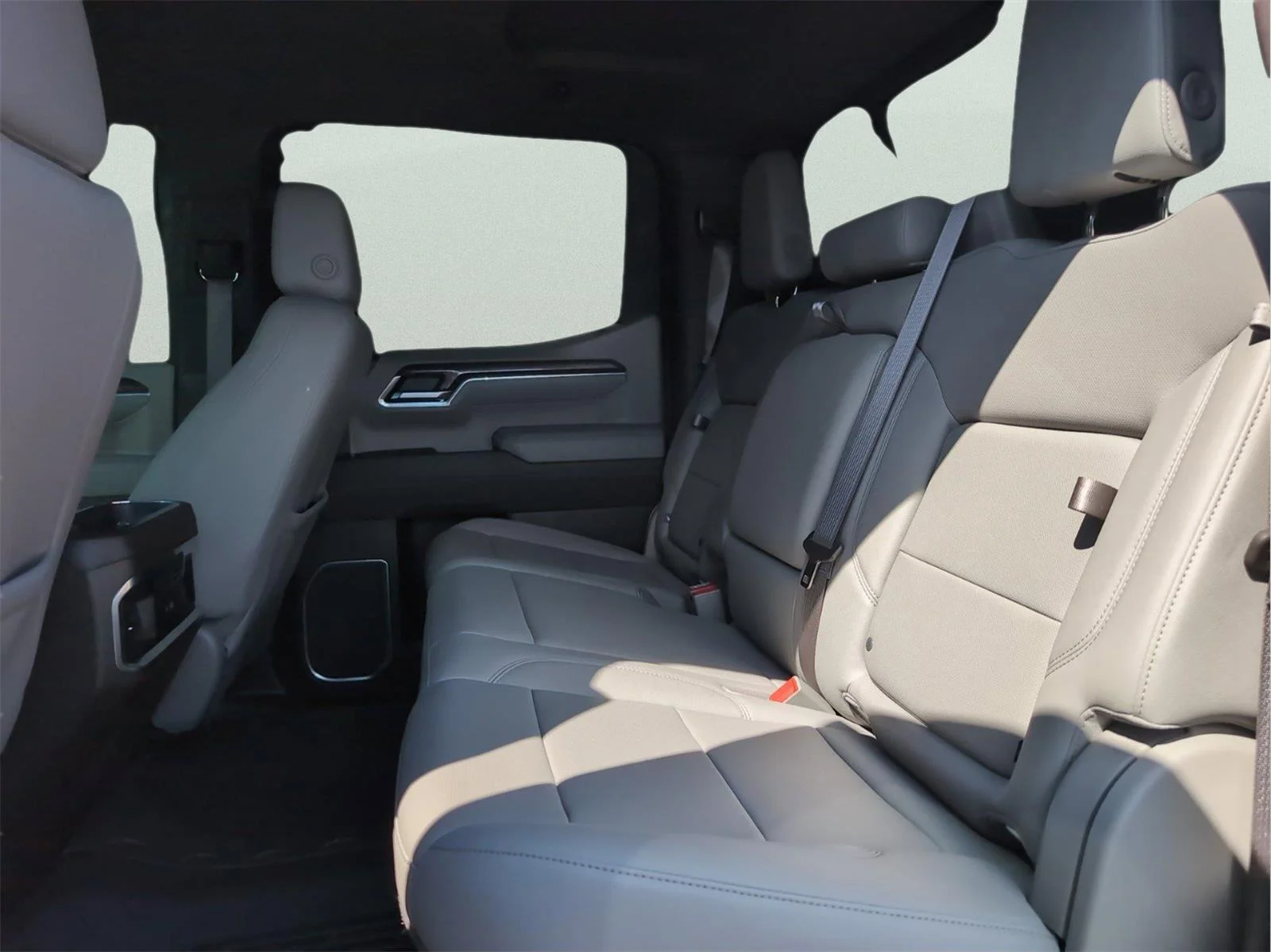Used 2025 Summit White Chevrolet LTZ image 34