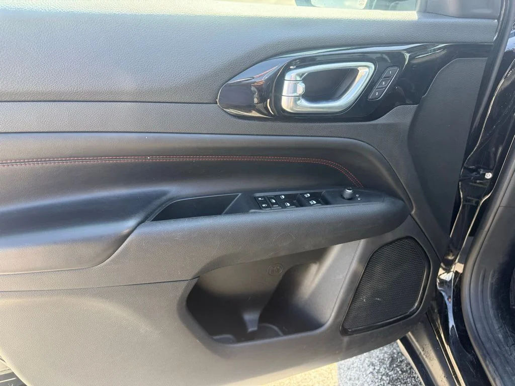 Used 2022 Black Jeep Trailhawk image 10