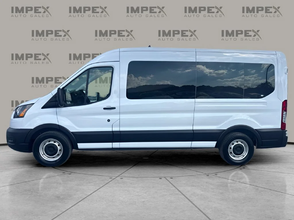Used 2023 White Ford XL image 2