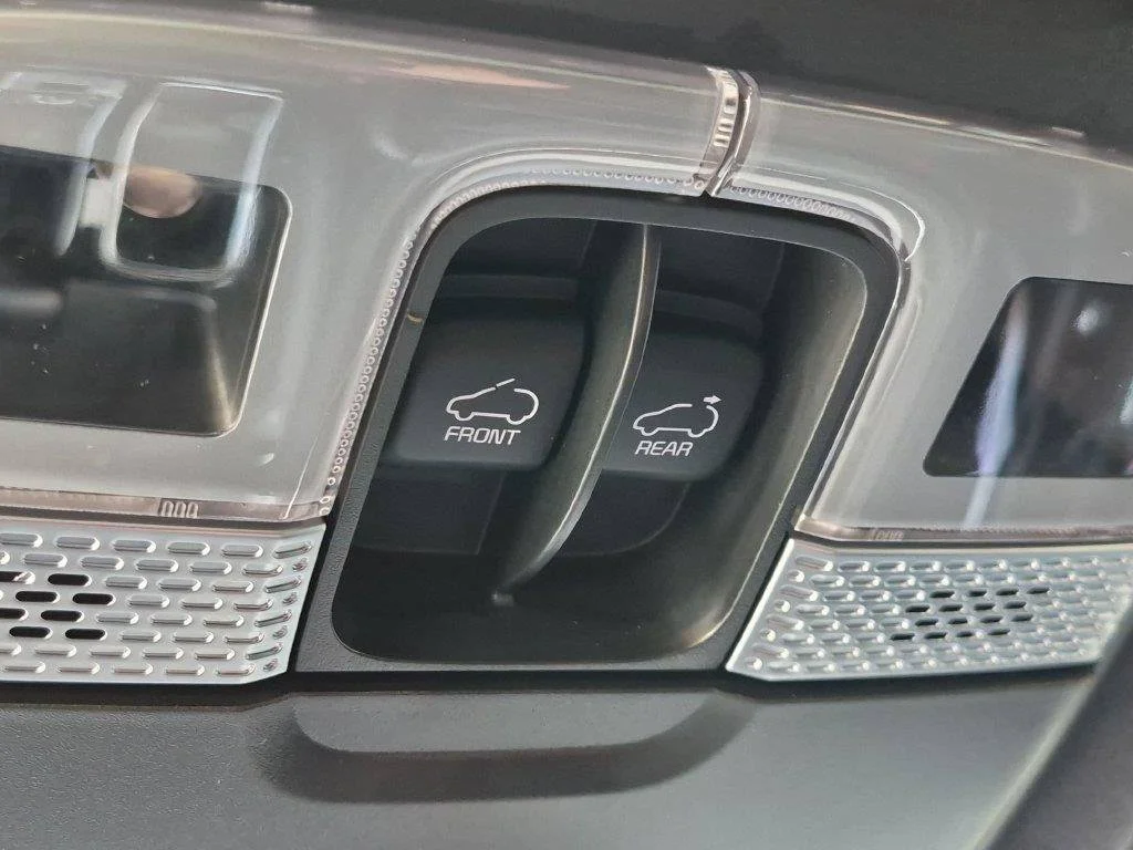 Used 2025 Green Kia SX-Prestige X-Line image 24