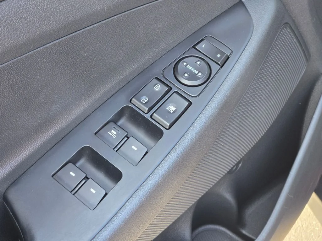 Used 2019 Red Hyundai Value image 18