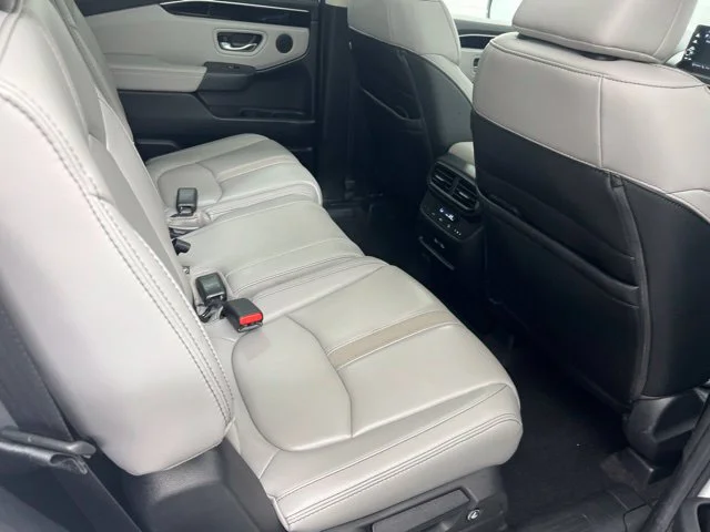Used 2023 White Honda Touring image 23