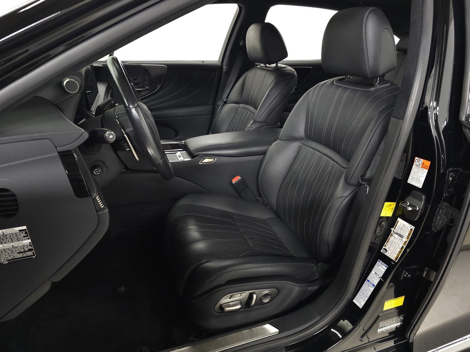 Certified Used 2022 Obsidian 212 Lexus  image 17
