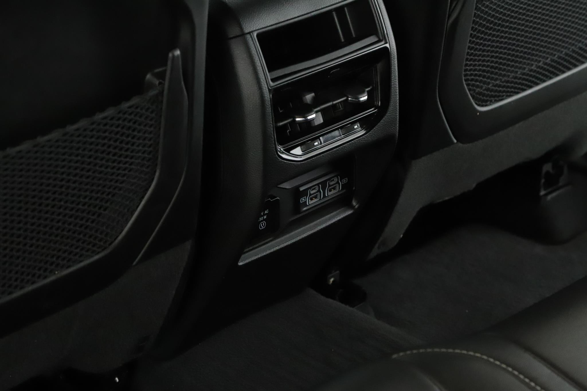Used 2023 Diamond Black Crystal Pearlcoat Jeep Altitude 4x4 image 6