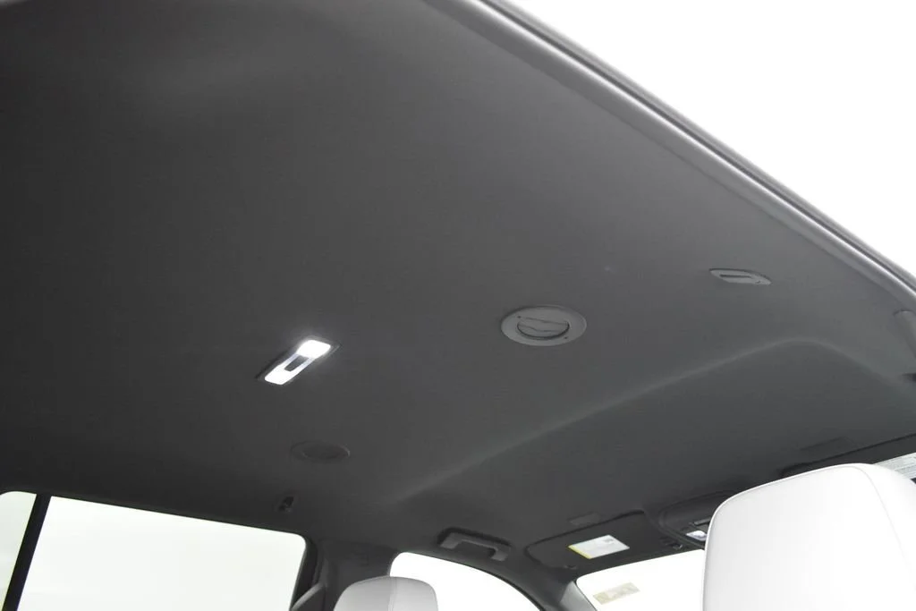 New 2026 Polar White Tricoat Chevrolet Premier image 43