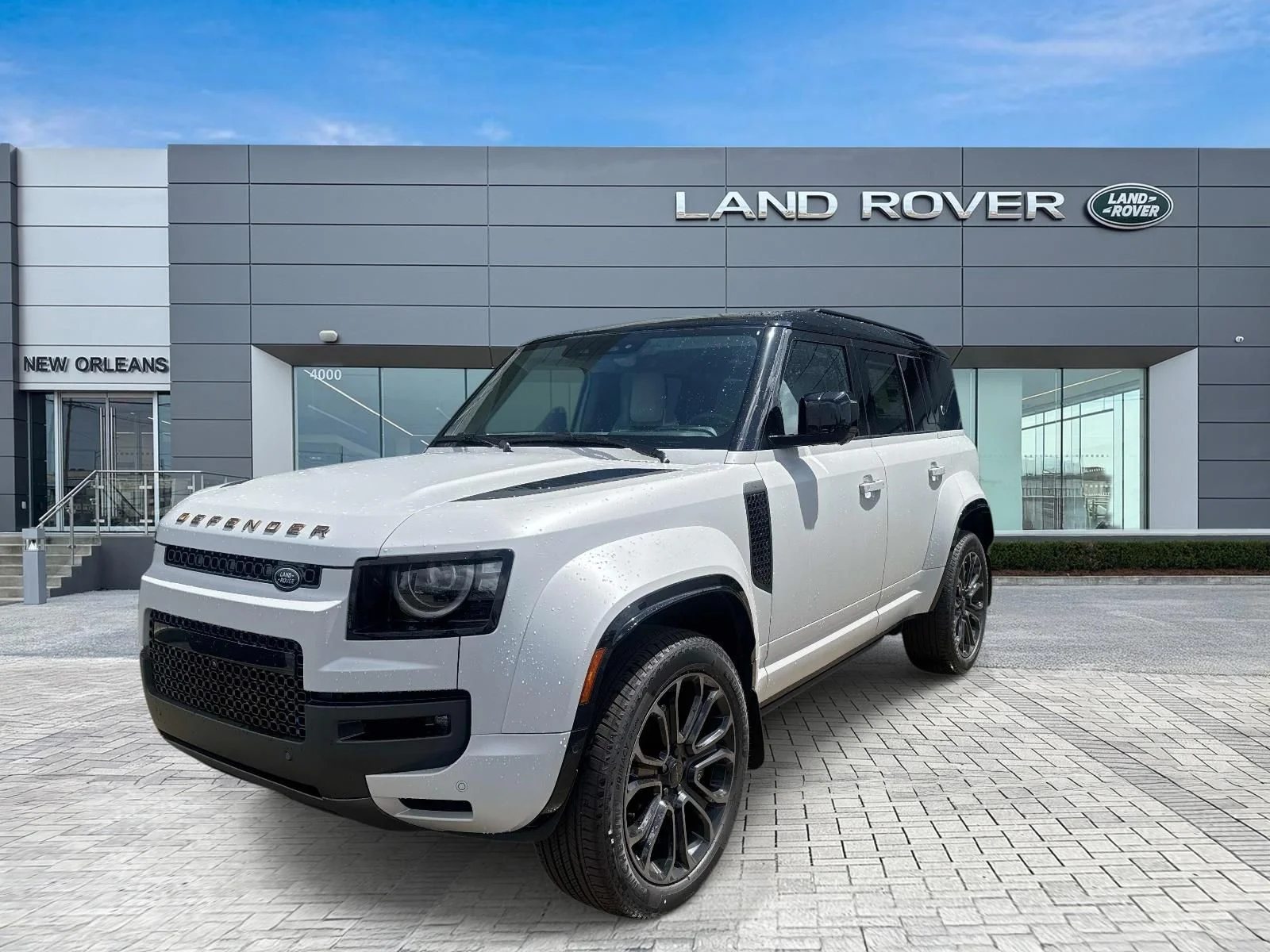 2026 Land Rover Defender 110 OCTA P635's photo