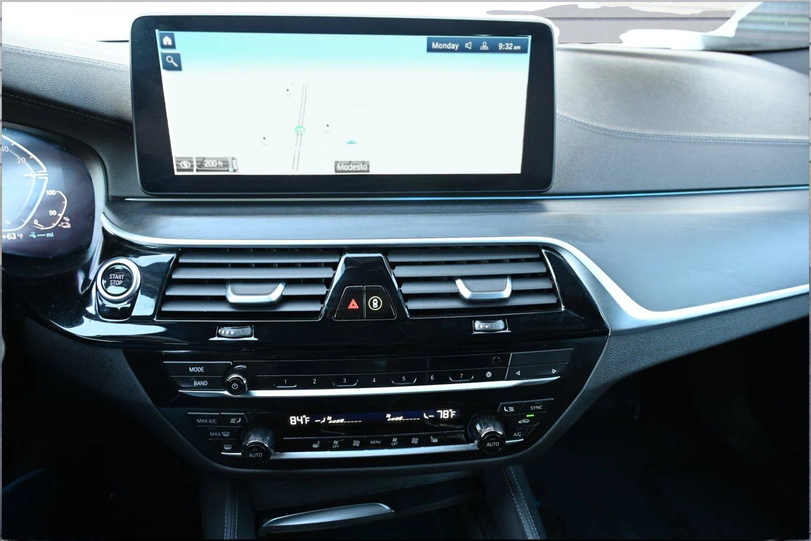 Used 2022 Black Sapphire Metallic BMW 530e iPerformance image 5