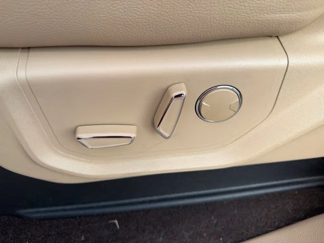 Used 2018 Red Ford Lariat image 14