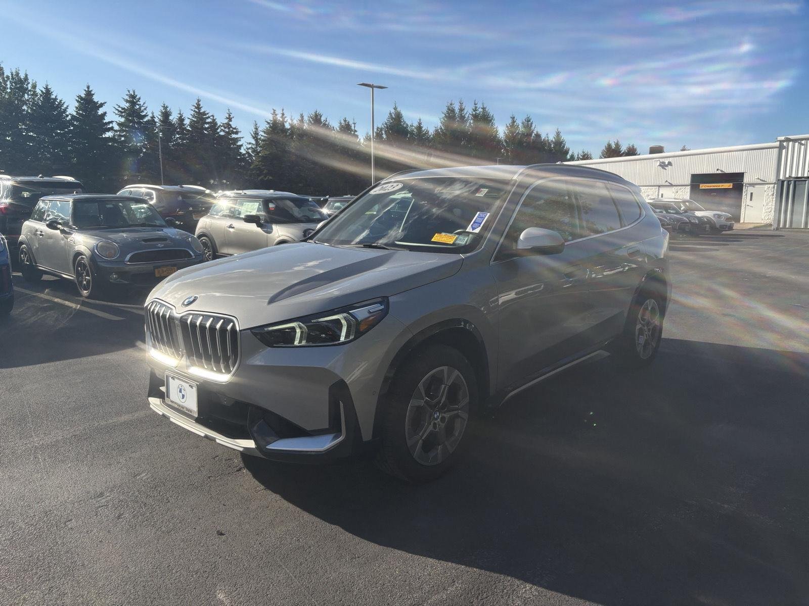 Used 2023 Space Silver Metallic BMW xDrive28i image 3