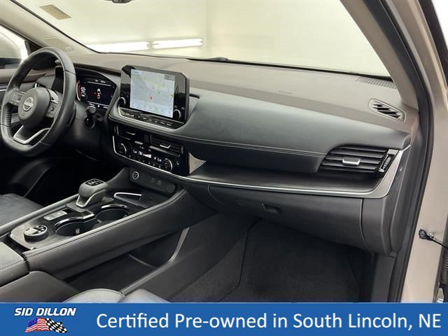 Used 2023 Champagne Silver Metallic Nissan Platinum image 24