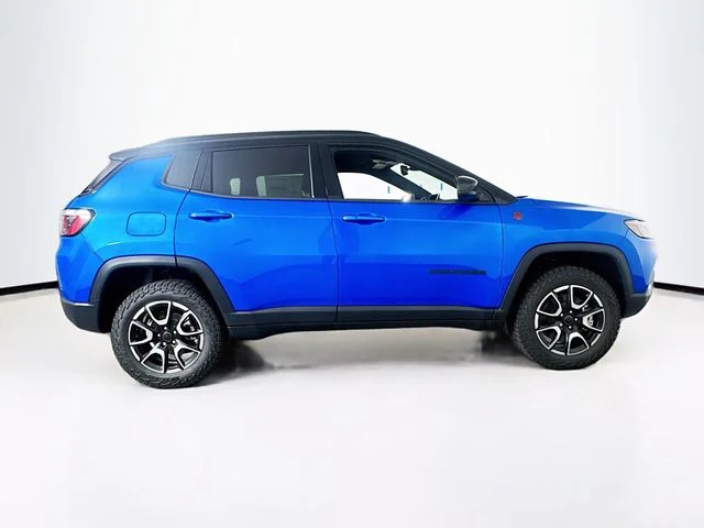 New 2026 Hydro Blue Pearl-Coat Exterior Paint Jeep Trailhawk image 8