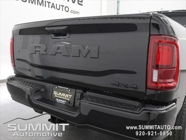 New 2026 Diamond Black Crystal Pearl-Coat Exterior Paint RAM BIG HORN image 31