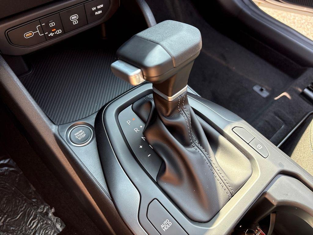 New 2026 Snow White Pearl Kia LX image 22