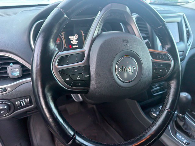 Used 2021 Gray Jeep Latitude Lux image 11