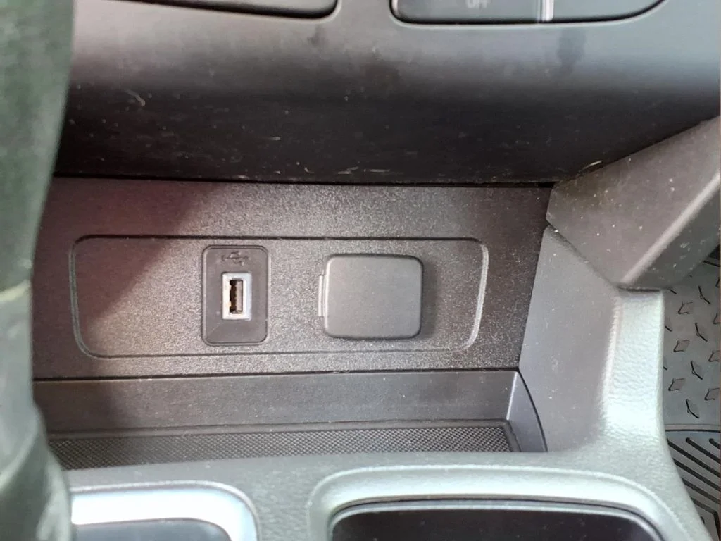 Used 2017 White Ford SE image 9