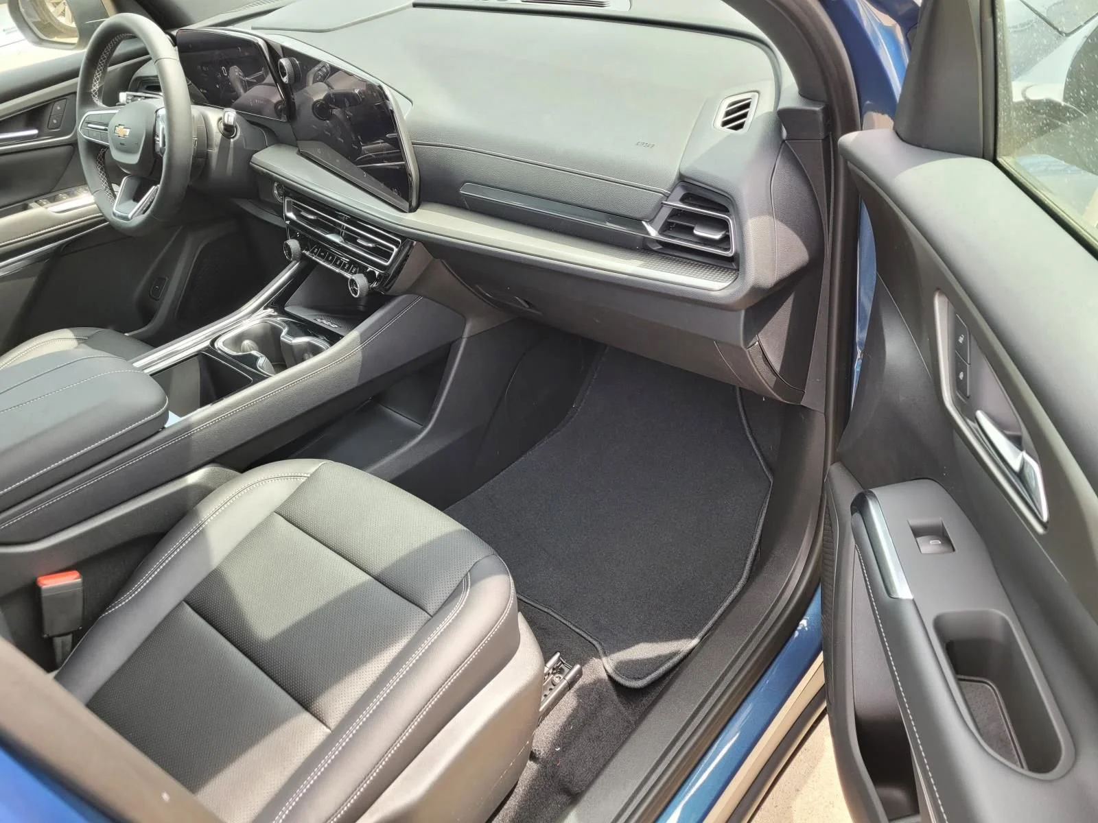 New 2026 Lakeshore Blue Metallic Chevrolet LT image 6