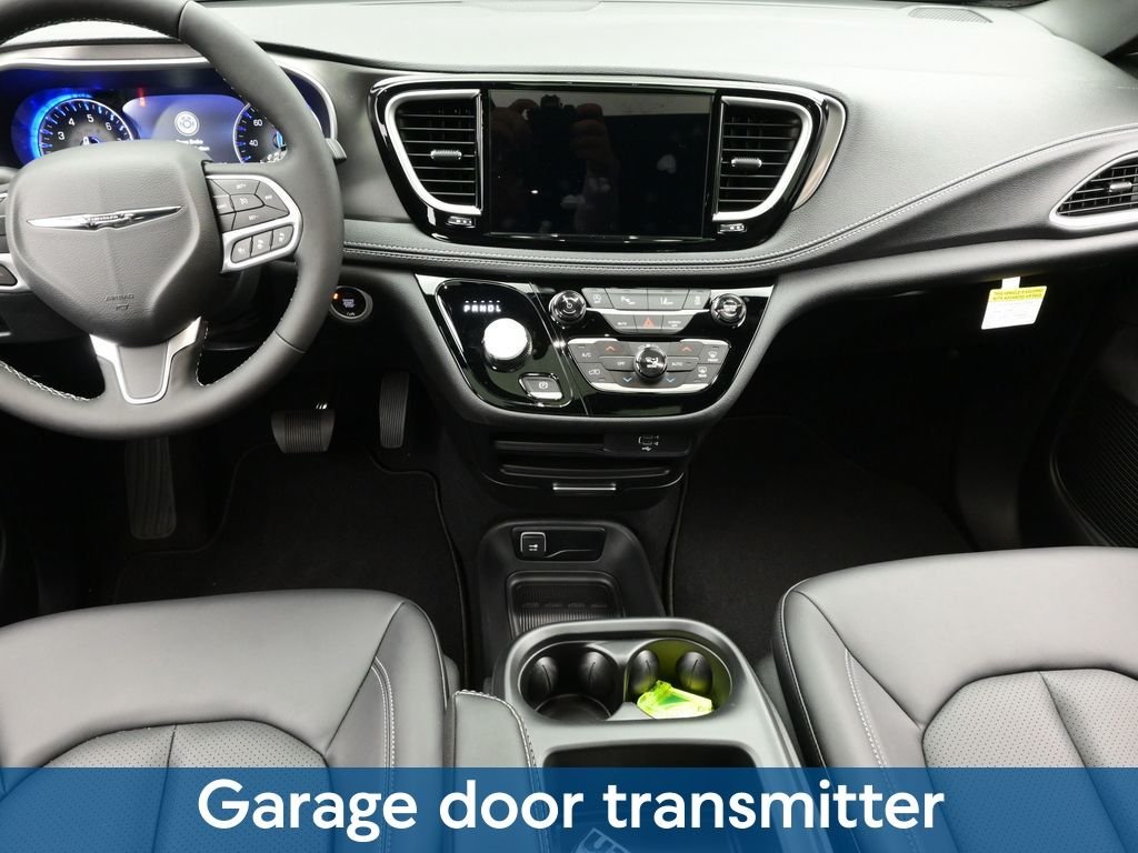 2026 Chrysler Pacifica Select - Photo 22