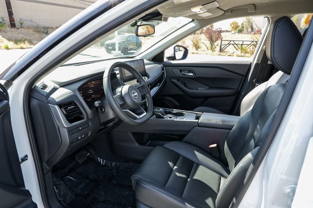 Used 2024 White Nissan SL image 14
