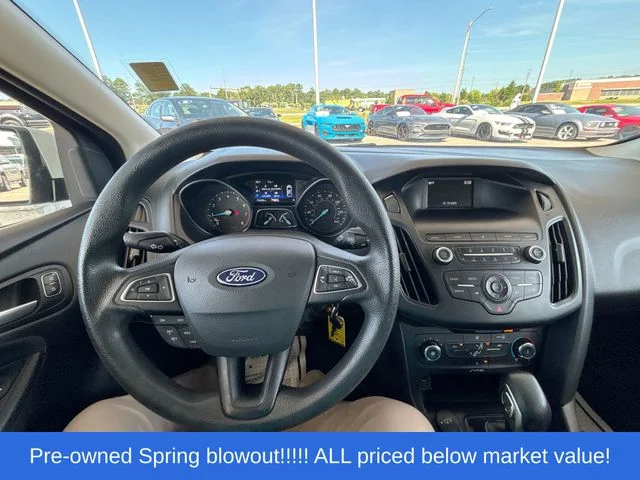 Used 2018 White Ford SE image 18