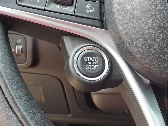 Used 2019  Alfa Romeo Ti image 14