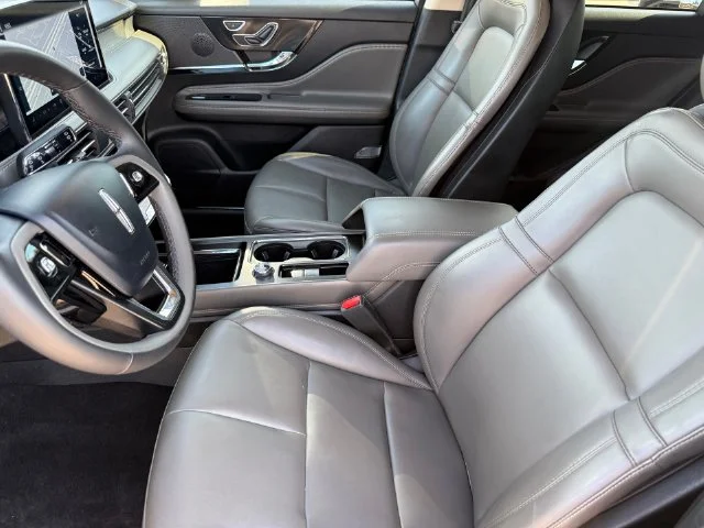 Used 2023 Gray Metallic Lincoln Standard image 13