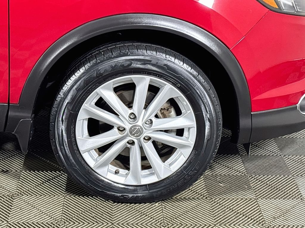 Used 2017 Red Nissan SV image 22
