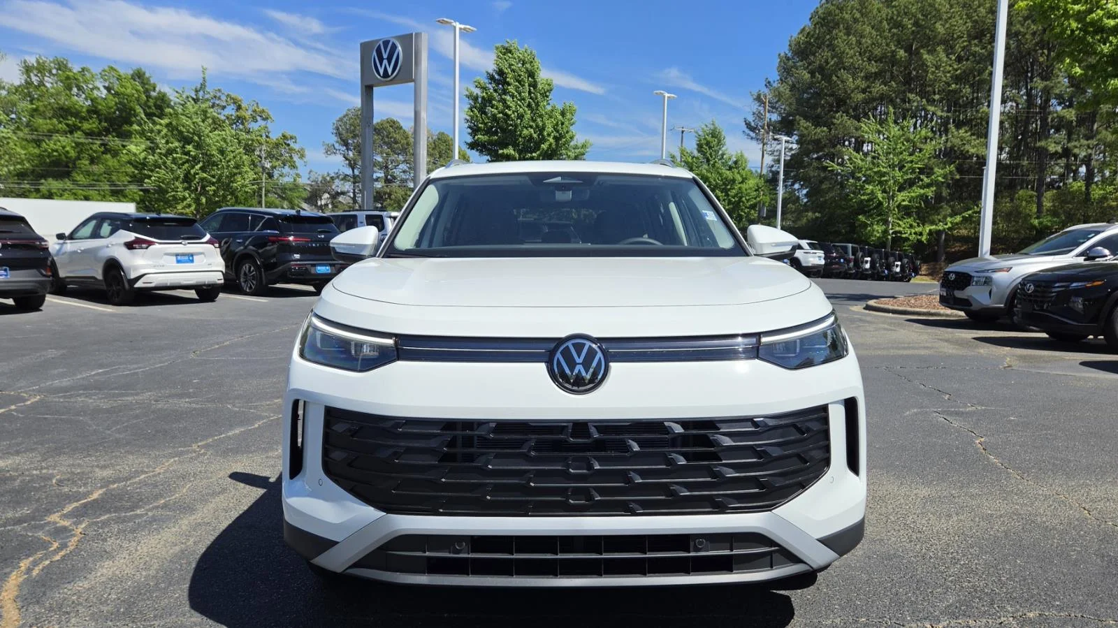 New 2026 Pure White Volkswagen SE image 8