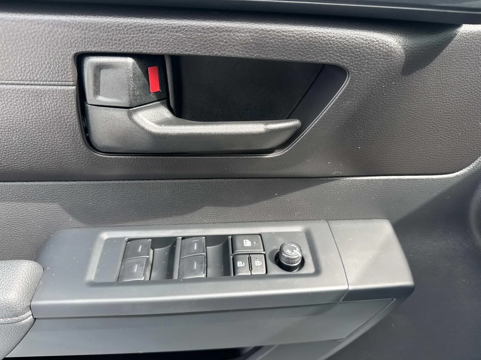 Used 2026 Ice Cap Toyota SR image 19