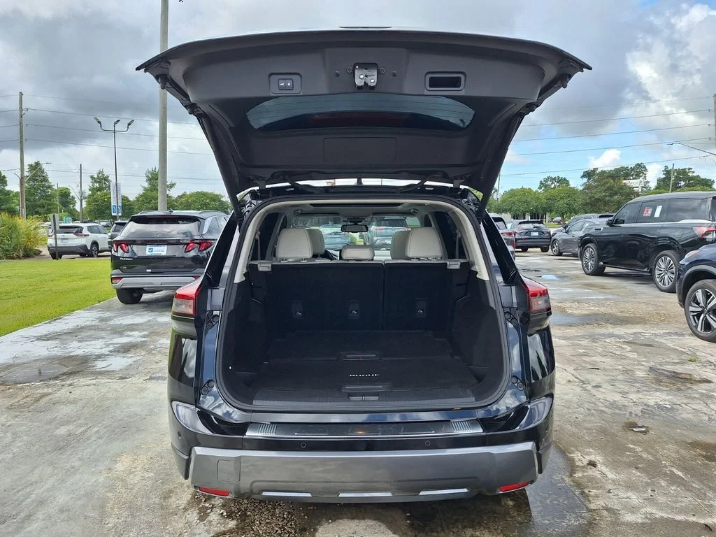Used 2024 Black Nissan SL image 29