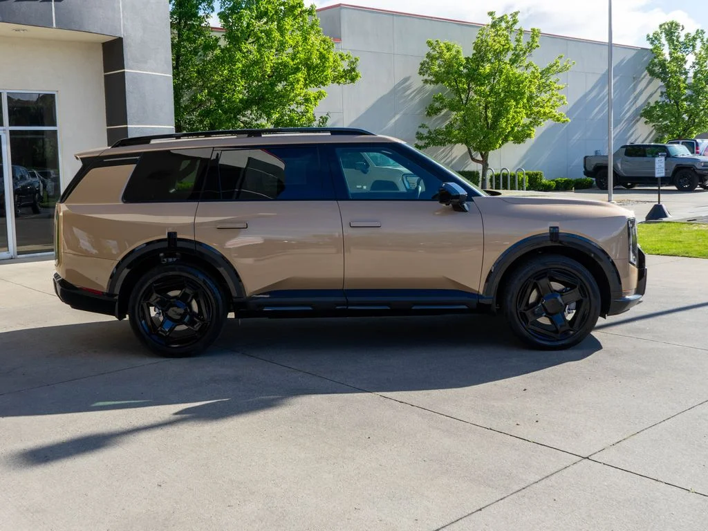 New 2027 Terrain Brown Kia X-Line SX Prestige image 8