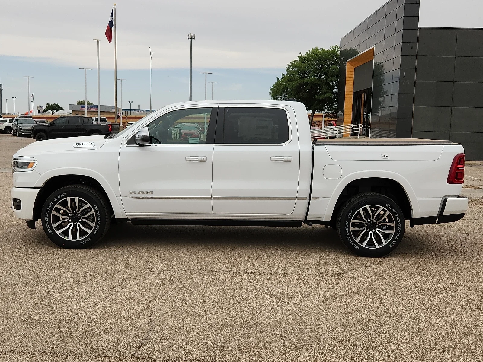 New 2026 Ivory White Tri-Coat Pearl-Coat  Paint Ram LIMITED CREW CAB 4X4 5