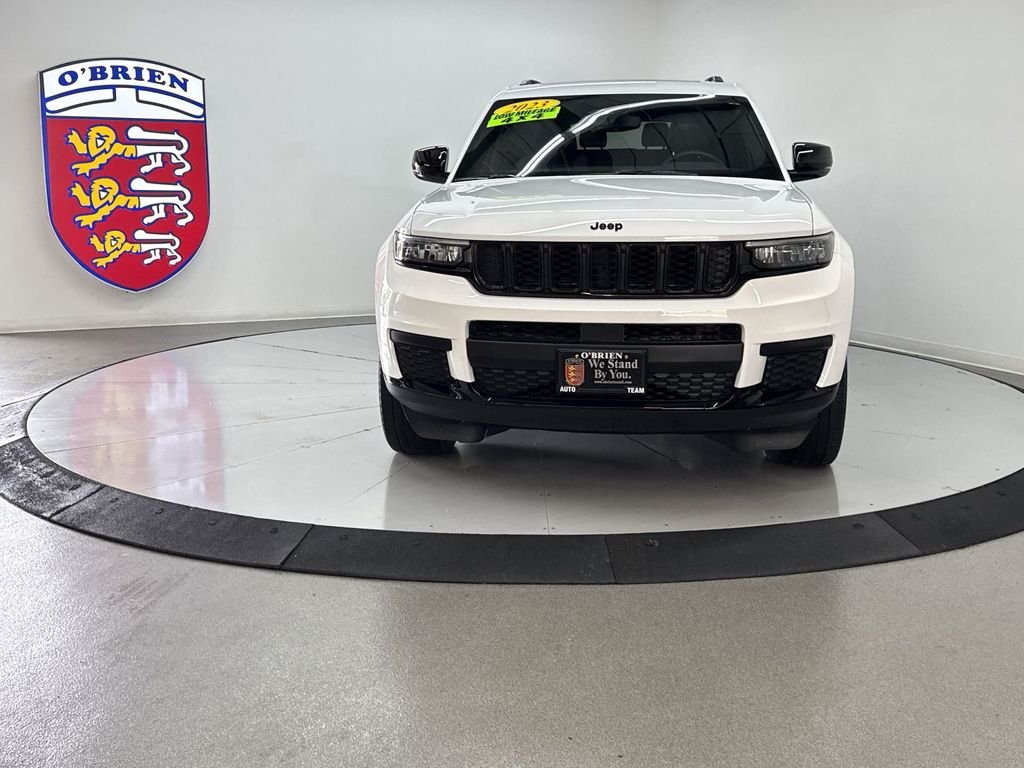 Used 2023 Bright White Clearcoat Jeep Altitude image 10