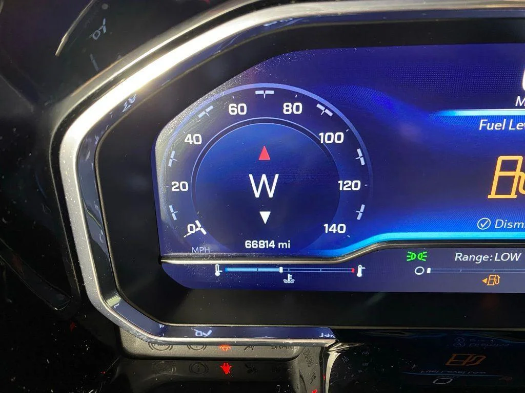 Used 2024 Summit White Chevrolet LT image 19
