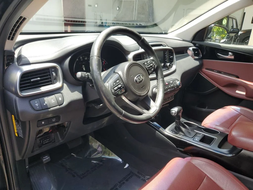 Used 2017 Black Kia SX image 22