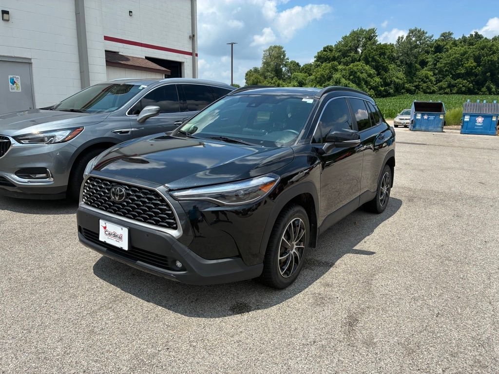 Used 2022 Black Toyota XLE image 4