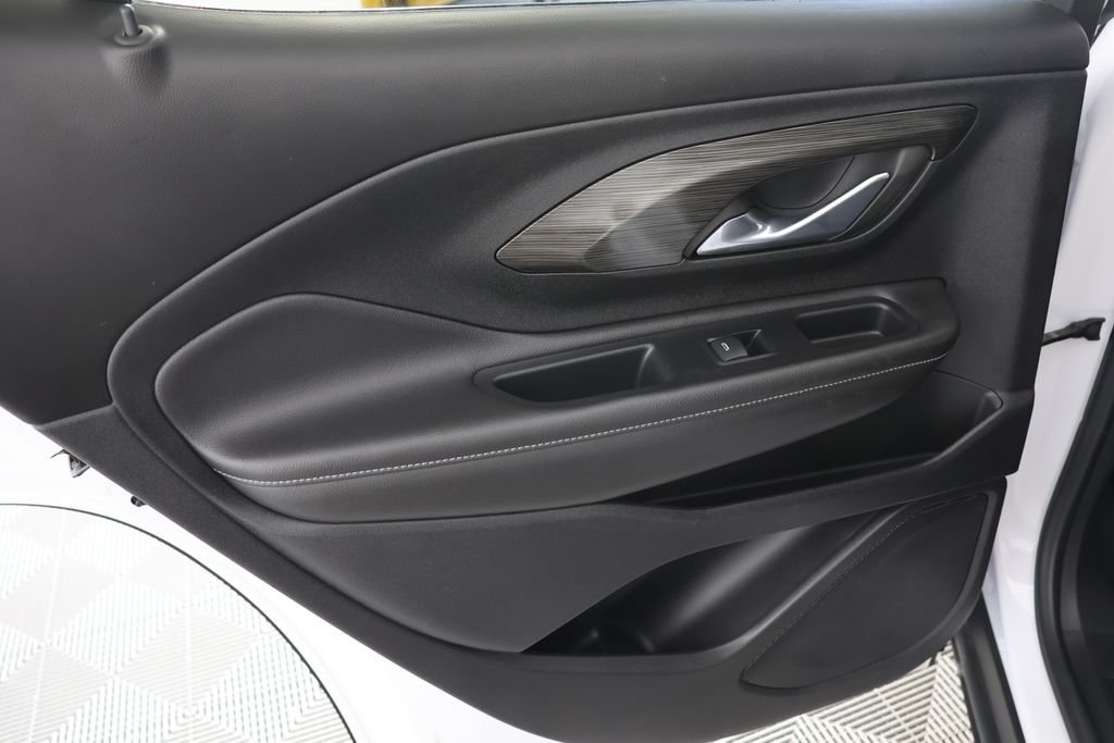 2023 GMC Terrain SLE - Photo 25