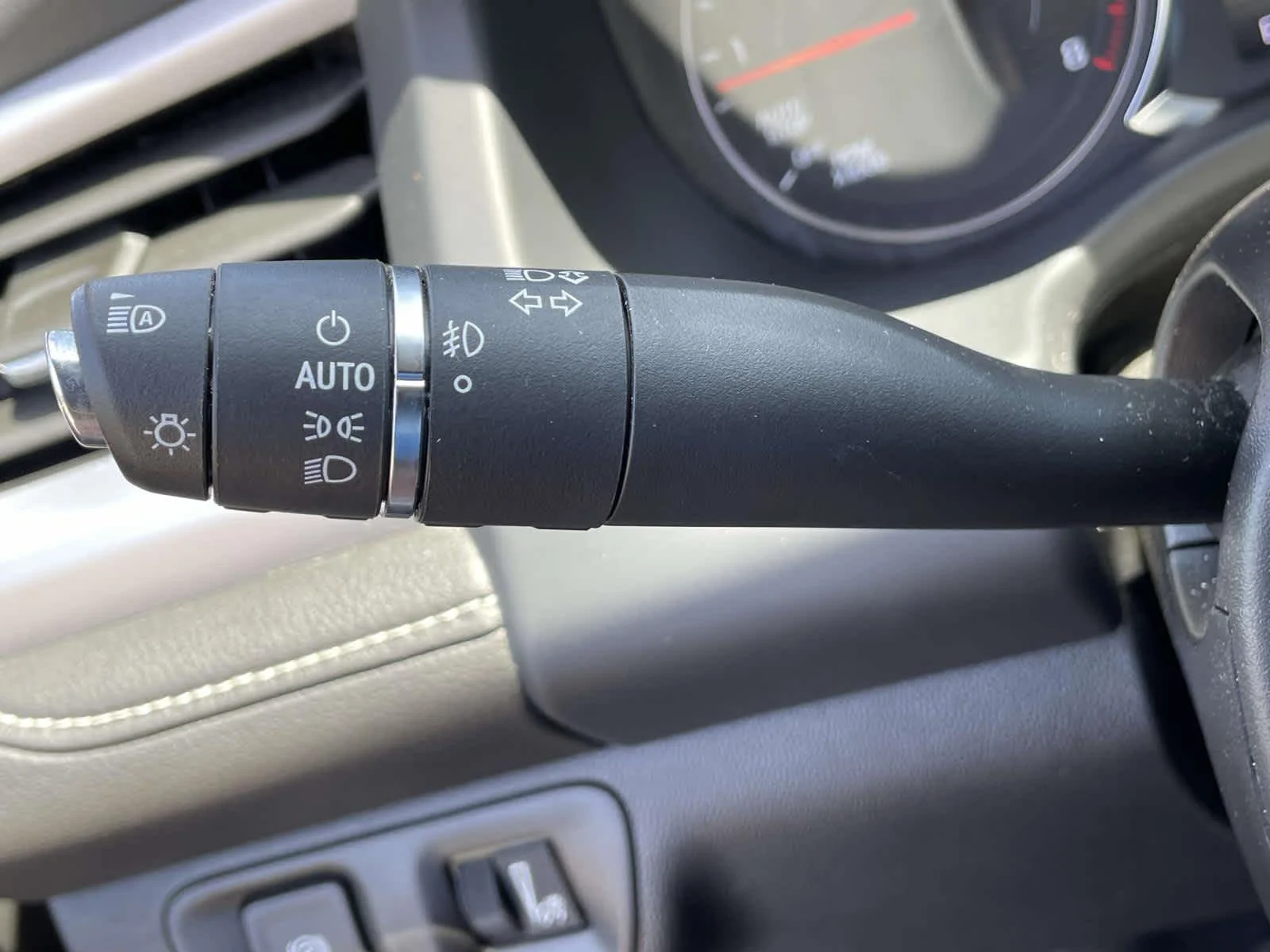 Certified Used 2023 Sterling Metallic GMC SLT image 36