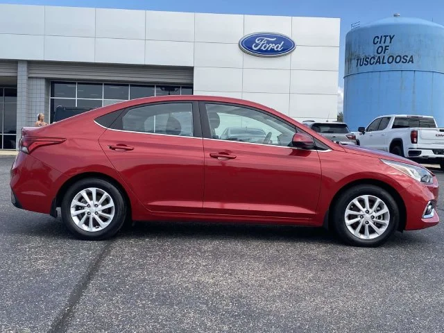 Used 2021 Red Hyundai SEL image 2