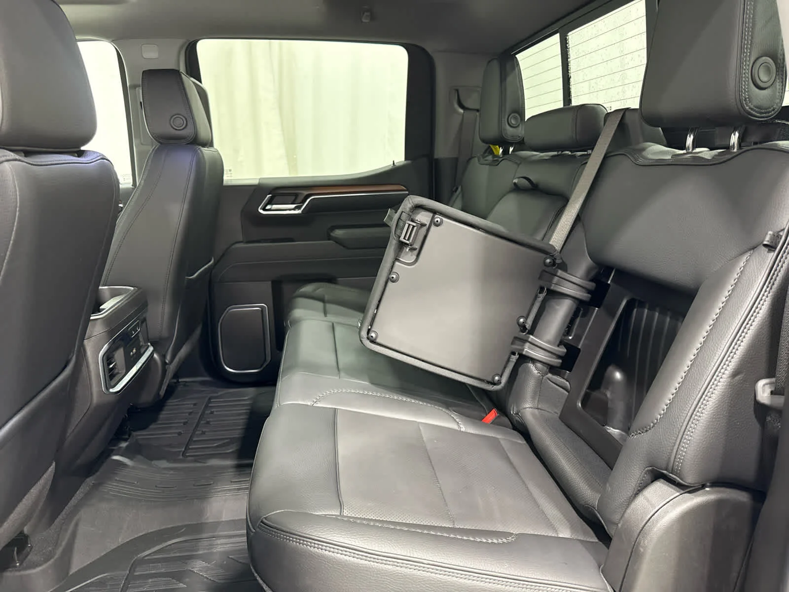 Used 2025 Onyx Black GMC Denali image 14
