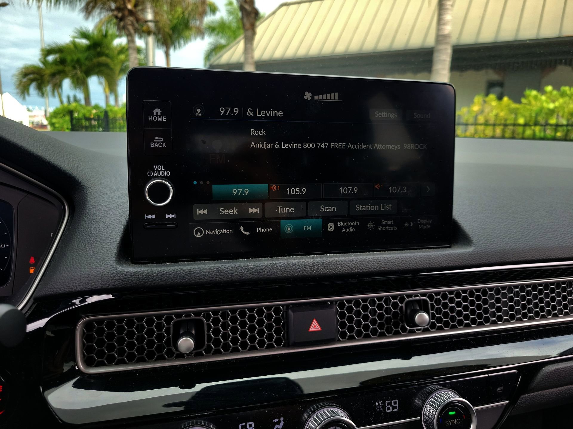 2023 Honda Civic Hatchback Sport Touring - Photo 54