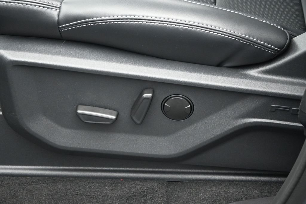 New 2026 Glacier Gray Metallic Tri-Coat Ford Platinum image 9