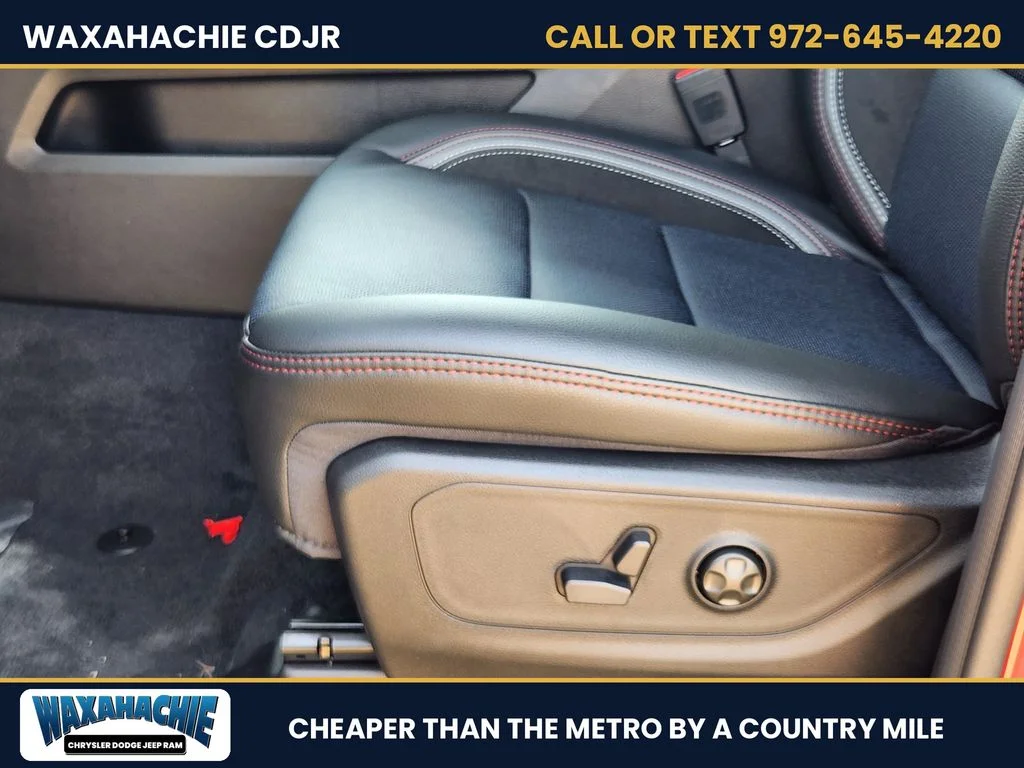 New 2026 Molten Red Pearl-Coat Exterior Paint RAM Laramie image 19