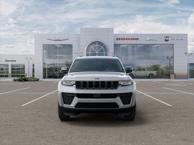 New 2026 Silver Zynith Jeep Altitude image 32