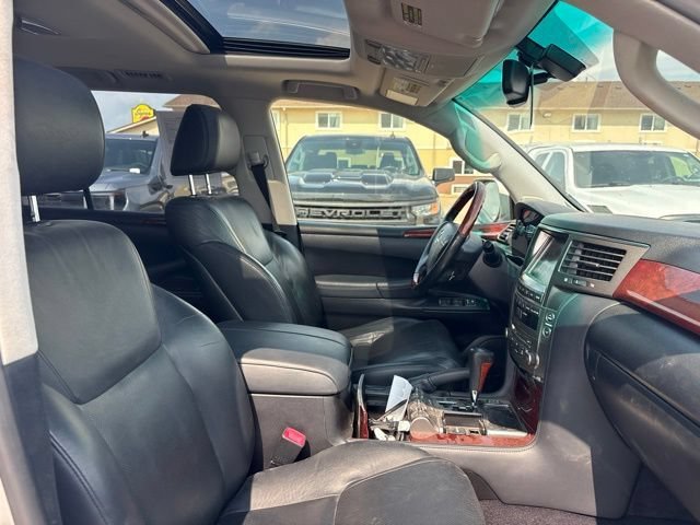 2011 Lexus LX 570 - Photo 23