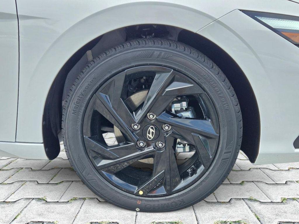 New 2026 White Hyundai SEL Sport image 3