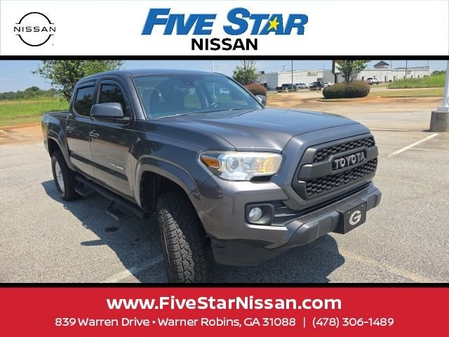 Used 2020 Gray Toyota SR5 image 7