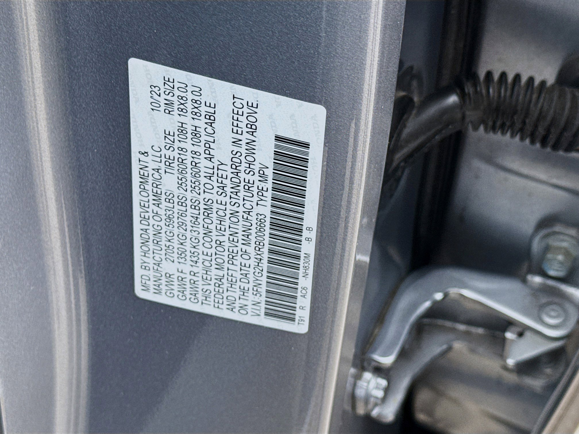 Used 2024 Lunar Silver Metallic Honda EX-L 8 Passenger image 37