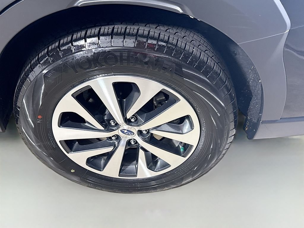 Used 2023 Crystal Black Silica Subaru Premium image 30