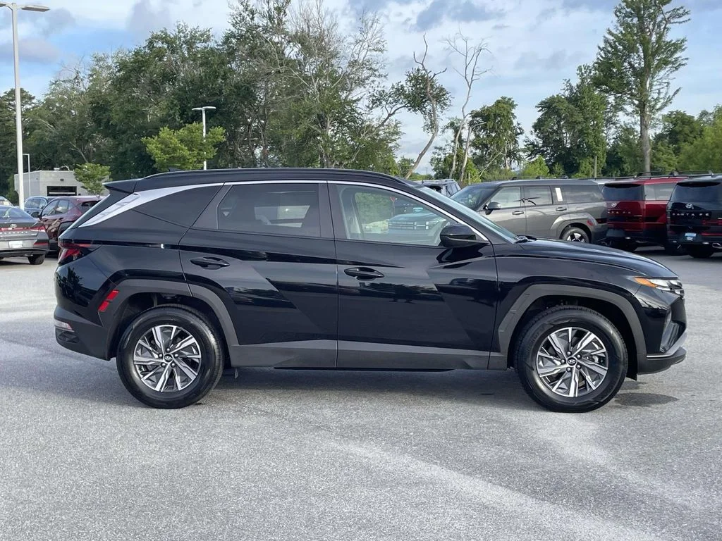 Used 2024 Black Pearl Hyundai Blue image 29