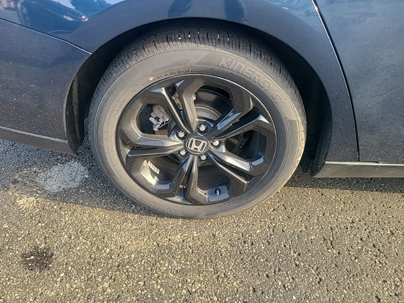Used 2025  Honda SE image 8